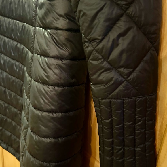 Patagonia Women's Black Long Puffer Coat-repaired - Picture 5 of 6